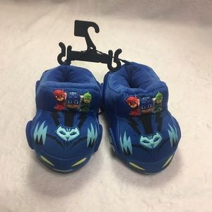 NWT PJ Mask slippers 5/6